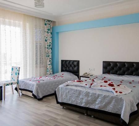 Deniz Hotel Финике Екстериор снимка