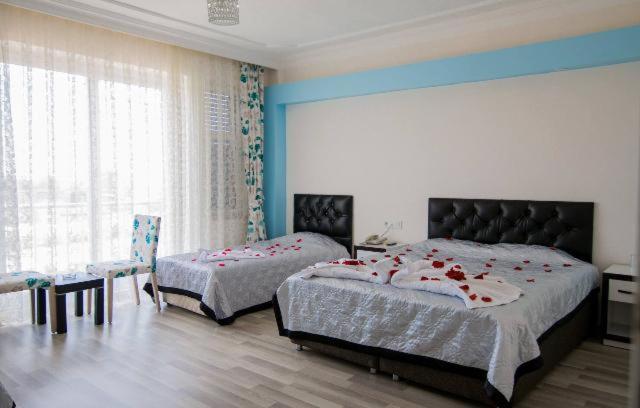 Deniz Hotel Финике Екстериор снимка