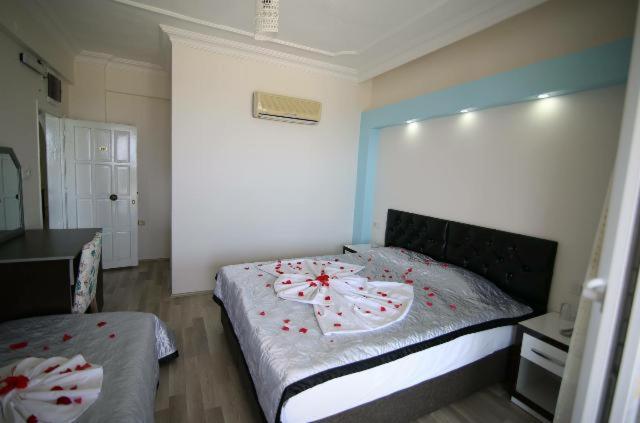 Deniz Hotel Финике Екстериор снимка