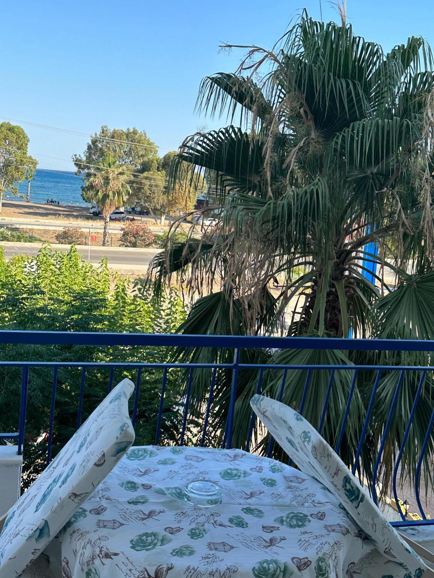 Deniz Hotel Финике Екстериор снимка