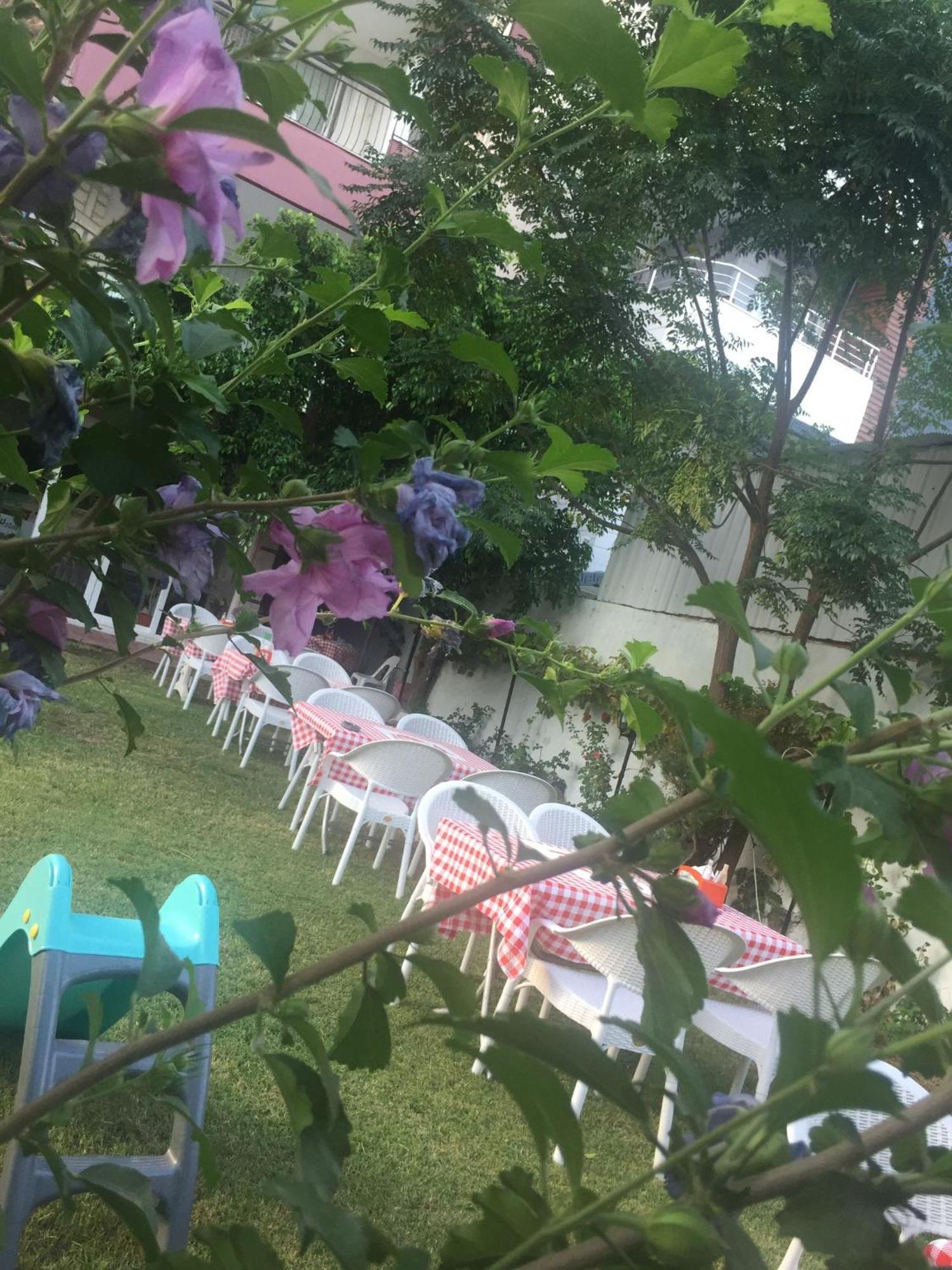 Deniz Hotel Финике Екстериор снимка